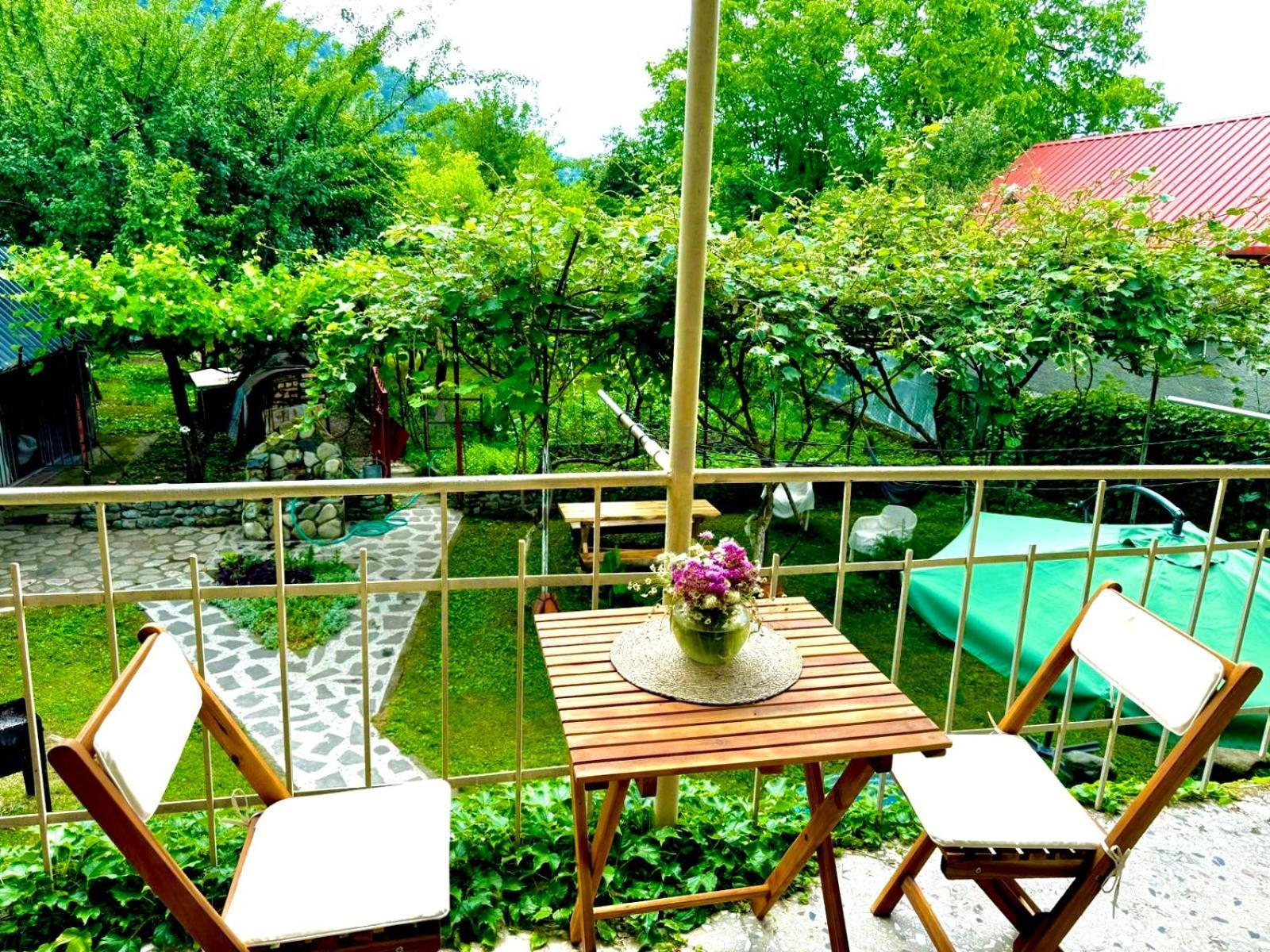 Home Inn-Guesthouse Лагодехи Екстериор снимка