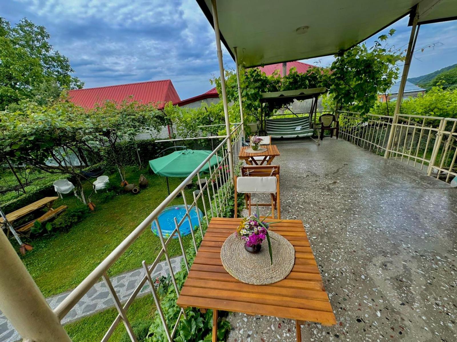 Home Inn-Guesthouse Лагодехи Екстериор снимка